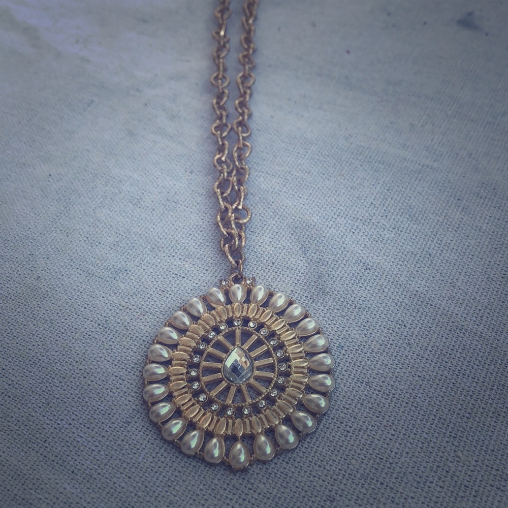 Excellent shape Vintage necklace